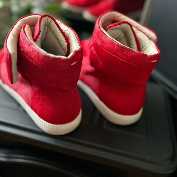 Maison Martin Margiela Red High-Top Sneakers - Picture 4 of 4